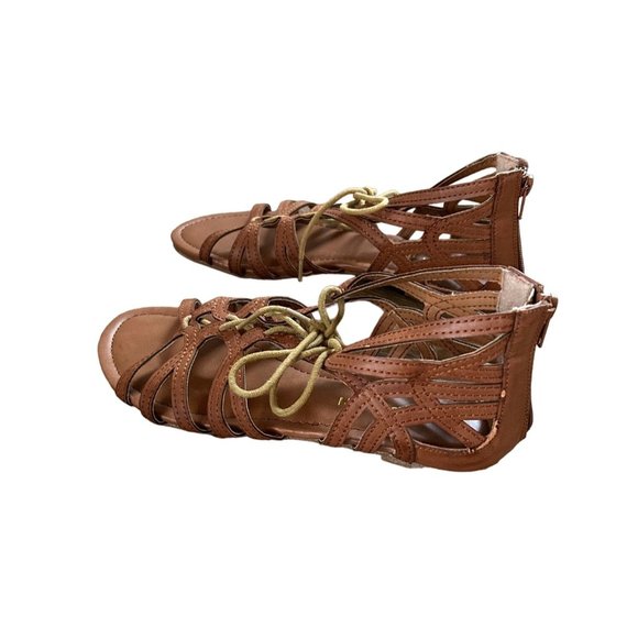 Madden Girl Brown Gladiator Sandals Size 7.5 Crisscross Tie Design - Picture 3 of 8